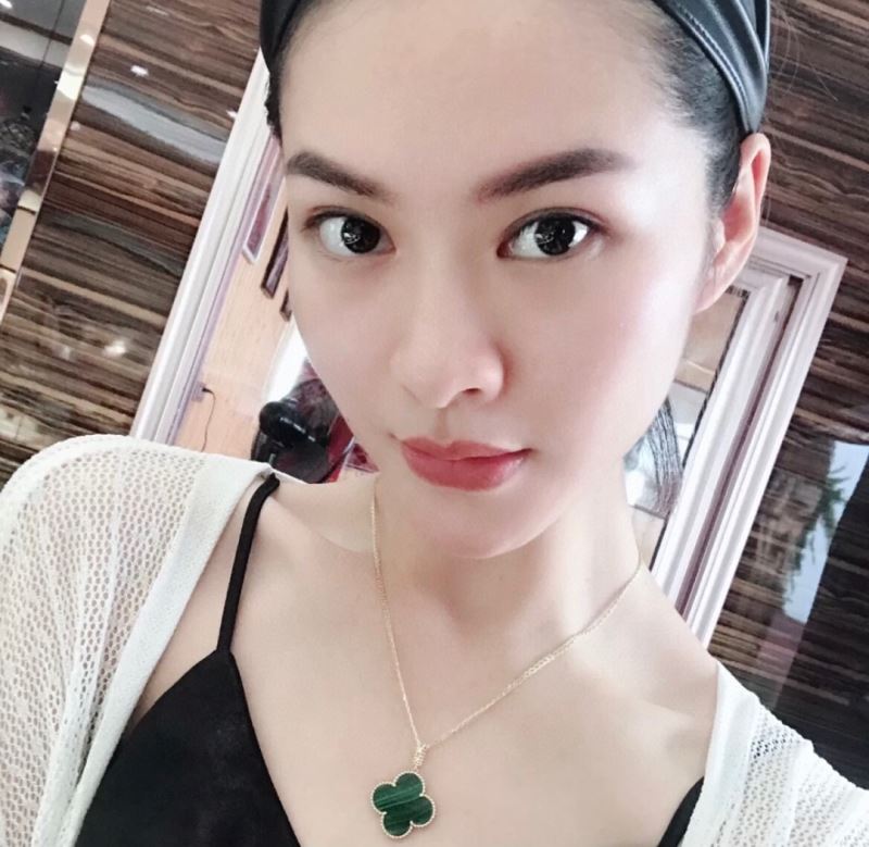 Vca Necklaces